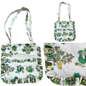 Side Eye Bird Handmade RuffleTote Bag Vintage 60s Green Americana Rooster Leaf